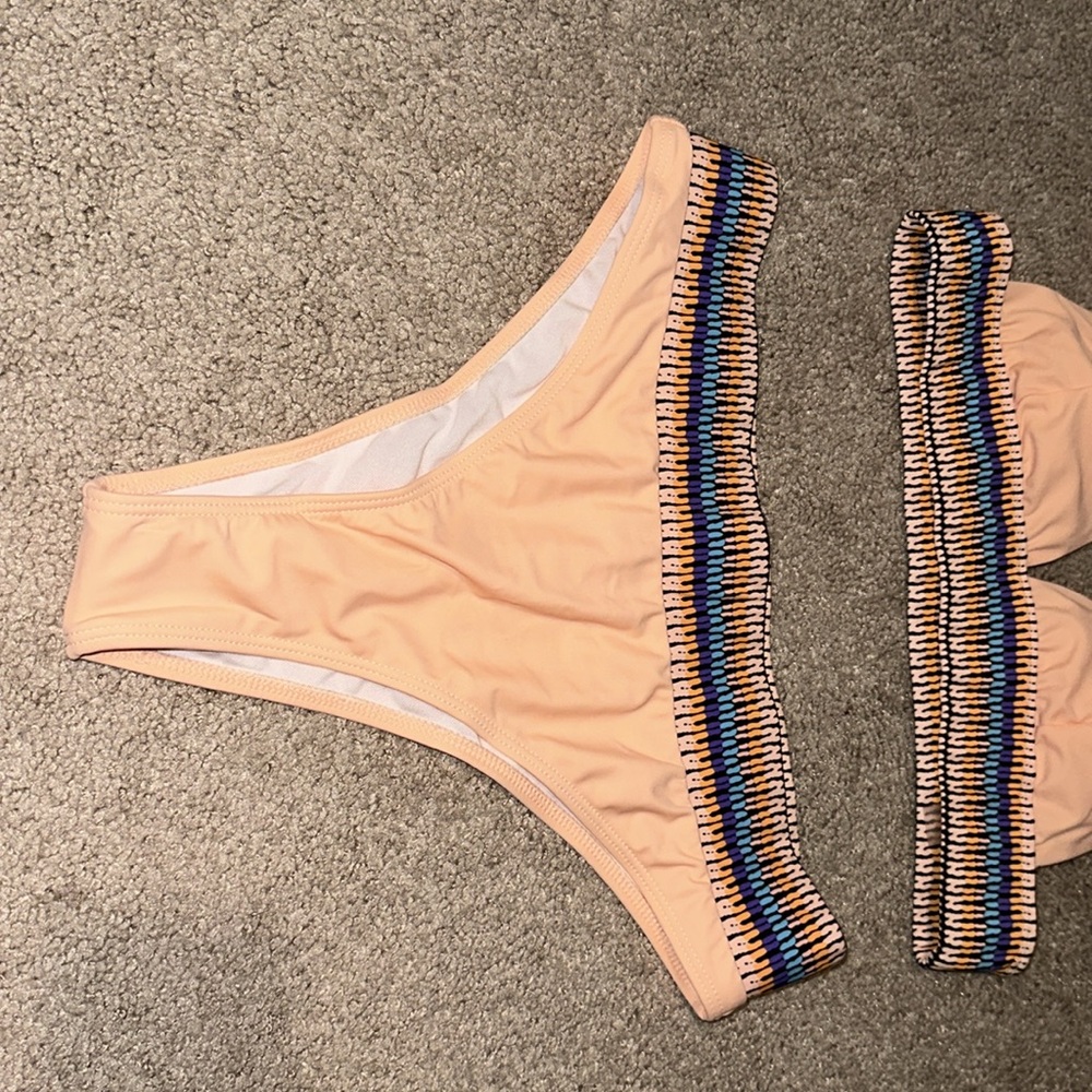 Peach Bikini - Picture 3 of 7
